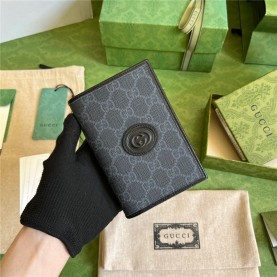 [GUCCI-구찌] 인터로킹 GG 여권 케이스지갑