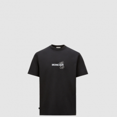 [MONCLER-몽클레어] 자수 바시티 로고 코튼 티셔츠