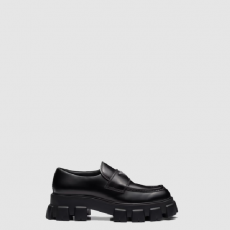[PRADA-프라다] 모놀리스 브러시드 가죽 로퍼 2DE
